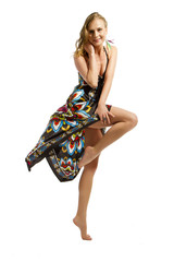 Attraktive junge Frau im Sommerkleid