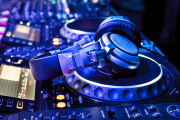 Dj mixer with headphones