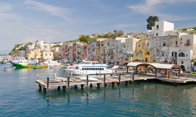 Fototapeta na wymiar Port of Procida, Zatoka Neapol, Włochy