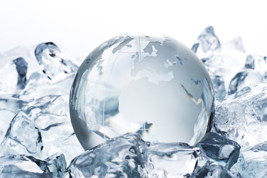 ガラスの地球儀と氷