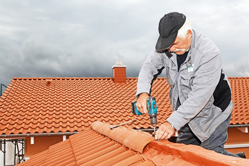 roofer at work