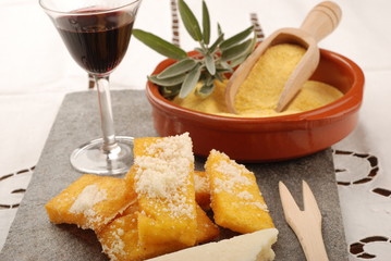POLENTA FRIED AND CHEESE
