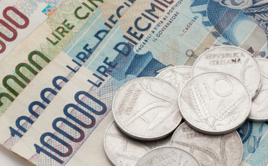 Lira notes and coins