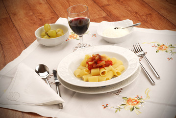 MEZZEMANICHE ALL' AMATRICIANA