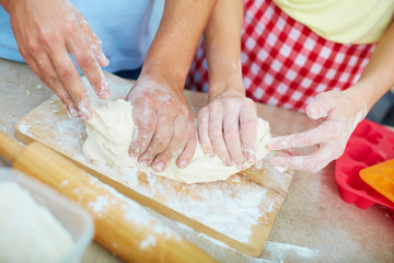 Obraz na płótnie Canvas Preparing pastry