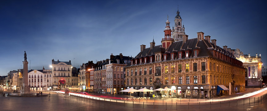 Grand place de Lille en début de soirée - France