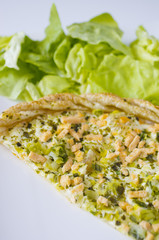 Portion de tarte saumon poireaux