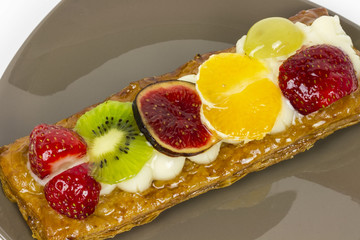 Pastry cream and fruits