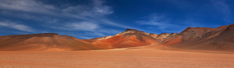 Fototapeta na wymiar Góry i Altiplano w Boliwii