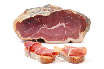 Serrano schinken auf frischem Brot