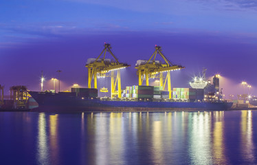 Obraz premium Container Cargo freight ship