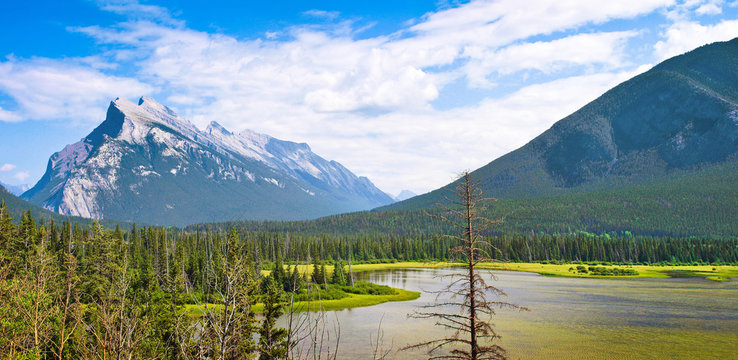 Beautiful landscape with Rocky Mountains in Alberta, Canada