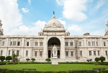 Obraz premium Cruzon statue in Victoria Memorial at Kalkata, India
