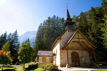Fototapeta na wymiar Kaplica na Braies - Dolomity - Alpy