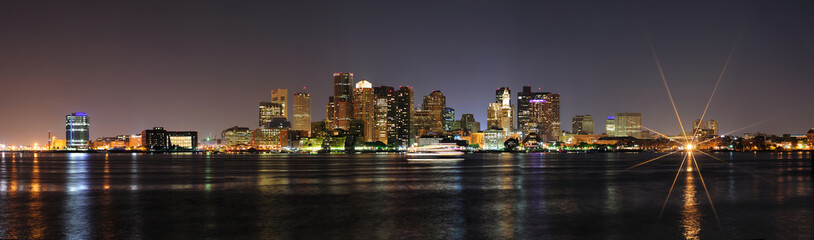 Fototapeta na wymiar Panorama centrum Bostonu, w nocy