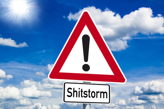 Schild mit Shitstorm