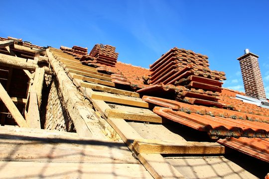 alter dachstuhl abgedeckt IV