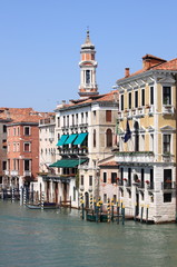 Fototapeta na wymiar Reinaissance buildings in Venice