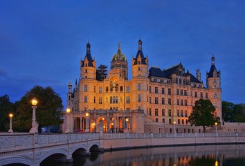 Naklejka premium Schwerin Schloss Nacht - Schwerin palace night 03