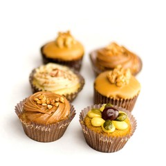 6 cupcakes