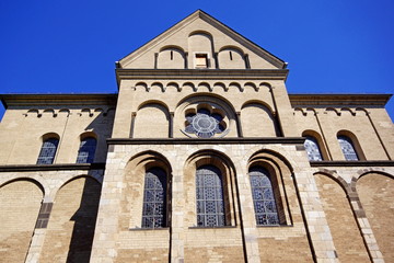 Fototapeta na wymiar St. Andreas-Kirche in der KÖLNER Innenstadt