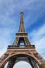 Fototapeta na wymiar Wieża Eiffla w Paryżu