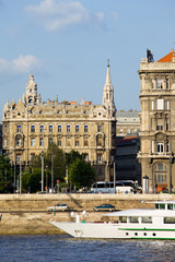 Fototapeta na wymiar Kamienica w Budapeszcie