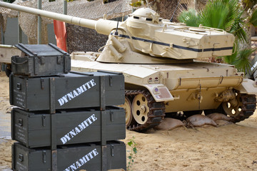 Guerre - Tank et caisse de Dynamite