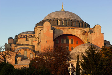 Fototapeta na wymiar Hagia Sophia w Stambule o zachodzie słońca