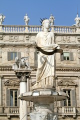 Fototapeta premium verona - piazza delle erbe