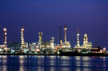Obraz na płótnie Canvas Rafinerii ropy naftowej