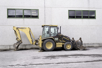 Industrial excavator