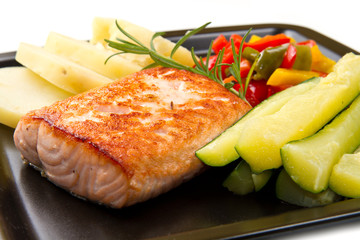 Grilled salmon and vegetables