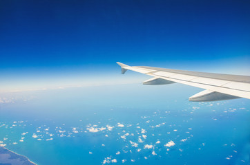 Fototapeta premium Airplane wing out of window