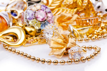 Large collection of gold jewellery