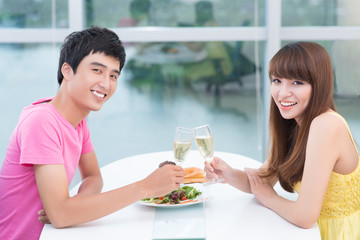 Dating at restaurant