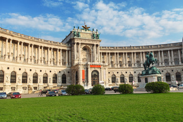 Fototapeta na wymiar Vienna Hofburg Imperial Palace w dzień - Austria