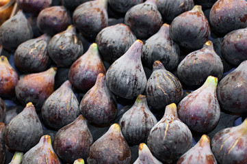Figs exposed for sale