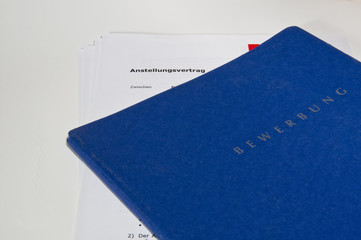 bewerbungsmappe mti anstellungsvertrag