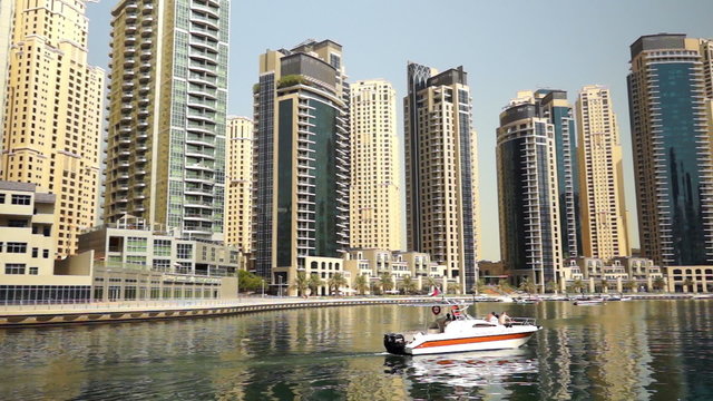 Dubai Marina Pan & Still
