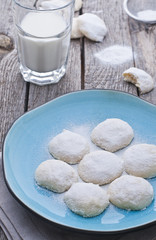 Mexican almond cookies