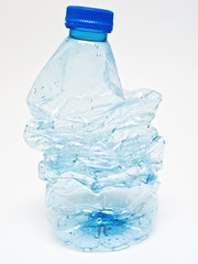 Verbrauchte Wasserflasche