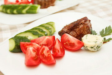 steak with fresh vegetables