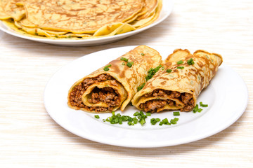 Pfannkuchen mit Hackfleisch