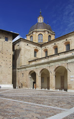Fototapeta na wymiar Urbino - Dom und Pałac Dożów - UNESCO Weltkulturerbe