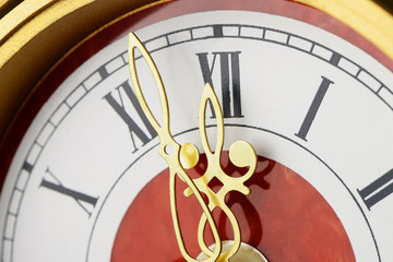 Old hours with figured arrows