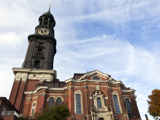 Fototapeta na wymiar Der Michel, Hauptkirche St. Michaelis in Hamburg