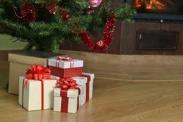 Christmas tree and  gift