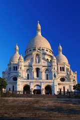 Fototapeta na wymiar Bazylika Sacre-Coeur w Paryżu, Francja