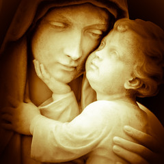 Plakaty  Vintage wizerunek Maryi Dziewicy niosącej Dzieciątko Jezus